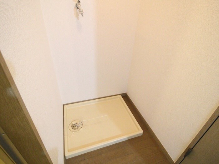 物件内観写真15　(洗濯機置場)