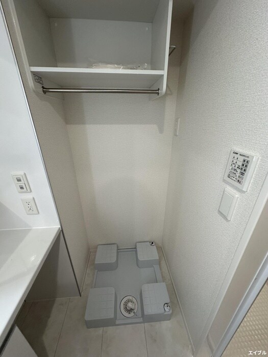 物件内観写真16　(洗濯機置場)