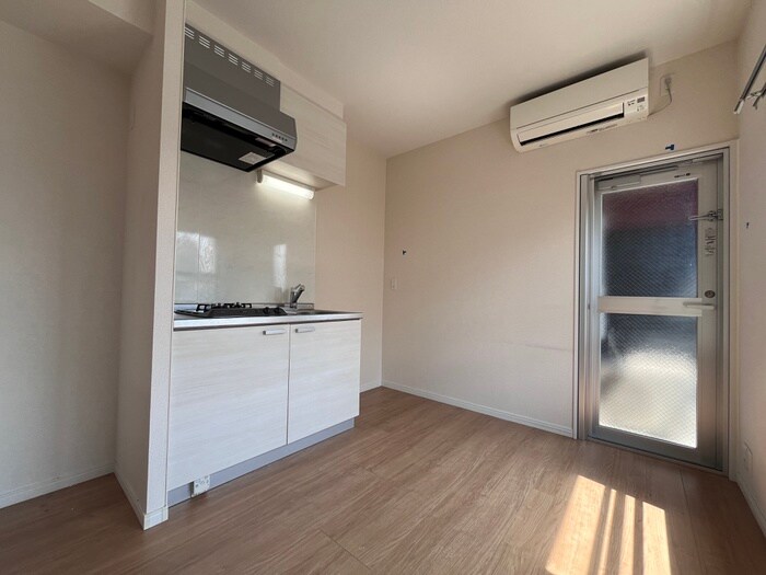 物件内観写真9　(居室)