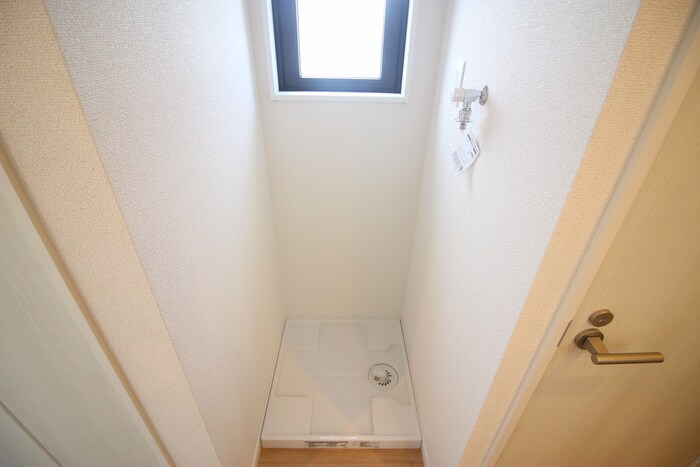 物件内観写真13　(洗濯機置場)