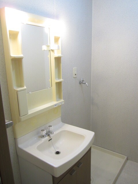 物件内観写真8　(洗面)