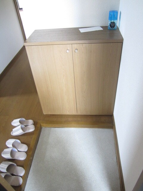 物件内観写真12　(玄関)