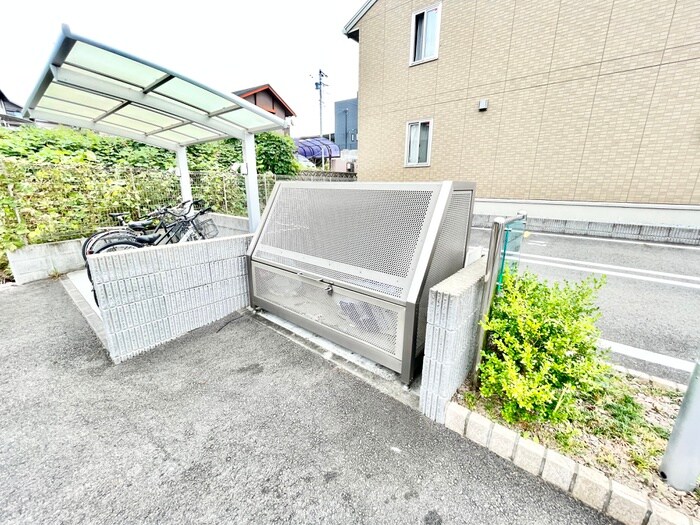 物件外観写真4　(建物設備)