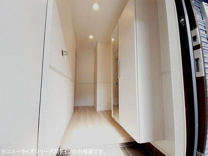 物件内観写真7　(玄関)