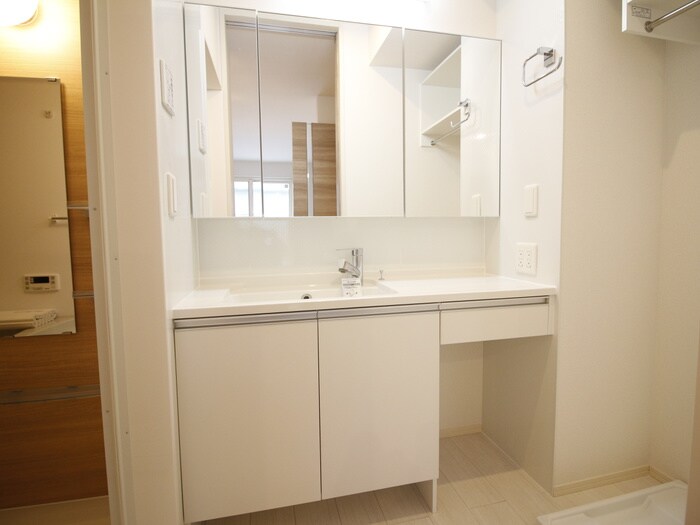 物件内観写真8　(洗面)