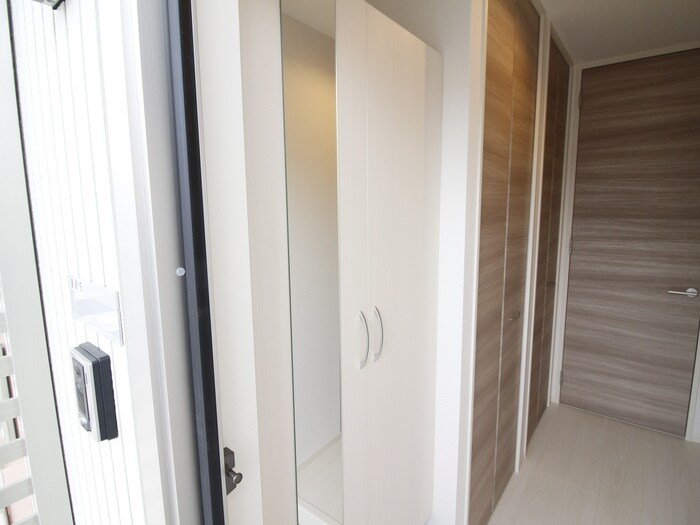 物件内観写真17　(玄関)