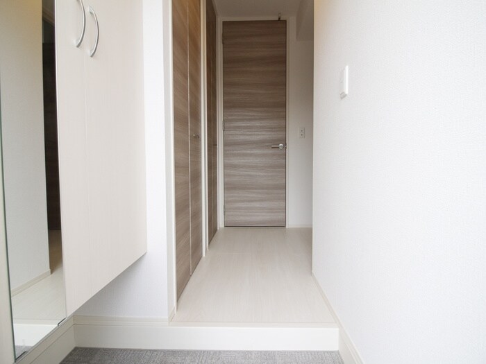 物件内観写真19　(玄関)