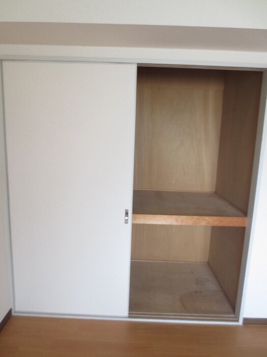 物件内観写真8　(収納)