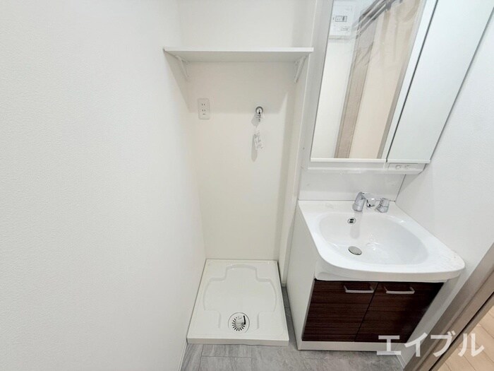 物件内観写真11　(洗濯機置場)