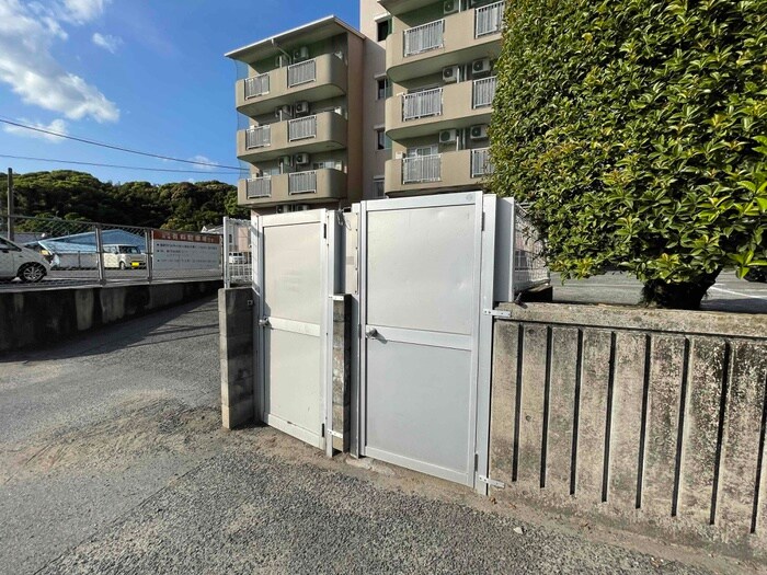 物件外観写真4　(建物設備)