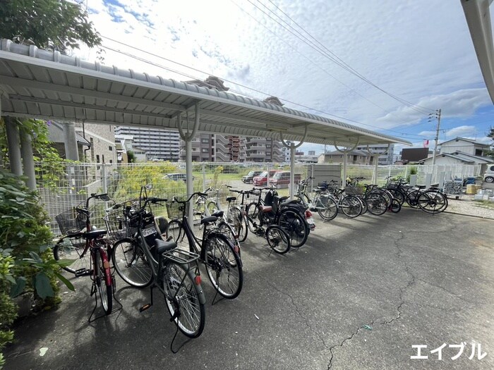 物件外観写真3　(駐輪場)