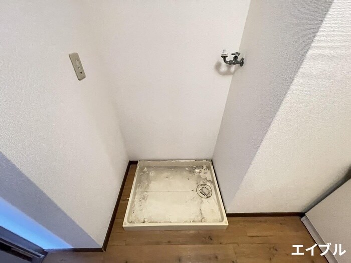 物件内観写真11　(洗濯機置場)