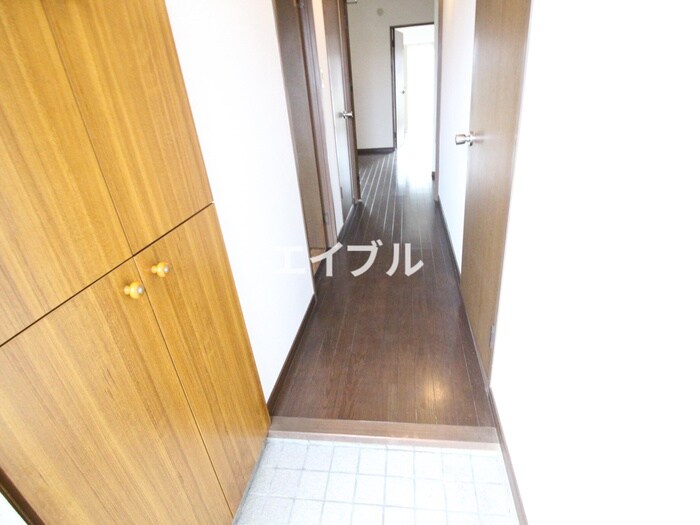 物件内観写真16　(玄関)
