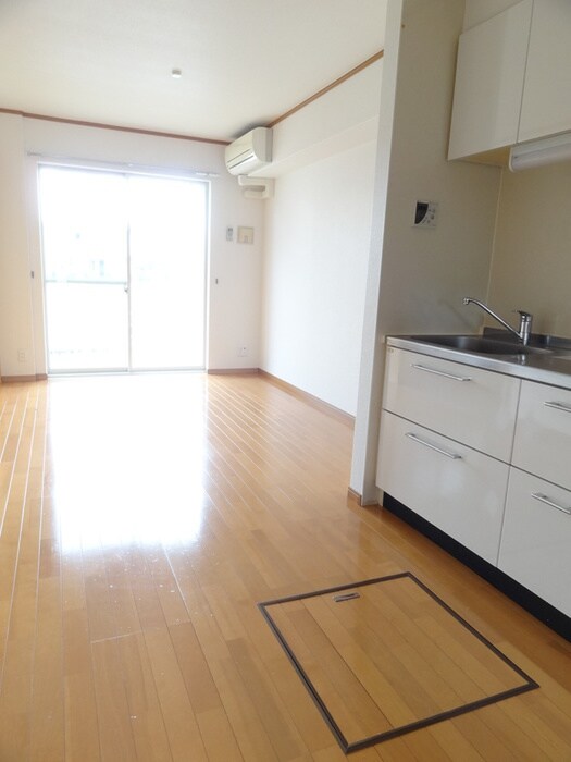 物件内観写真5　(居室)