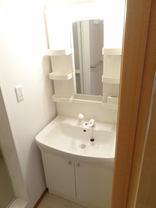 物件内観写真7　(洗面)