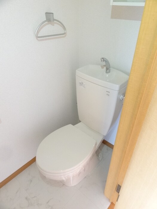 物件内観写真8　(トイレ)