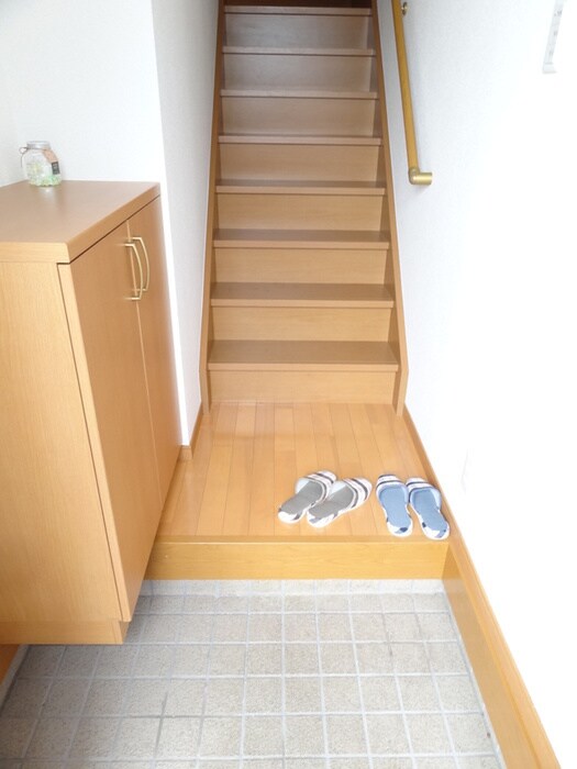 物件内観写真11　(玄関)