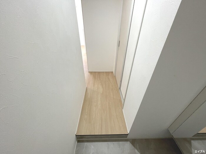 物件内観写真12　(玄関)