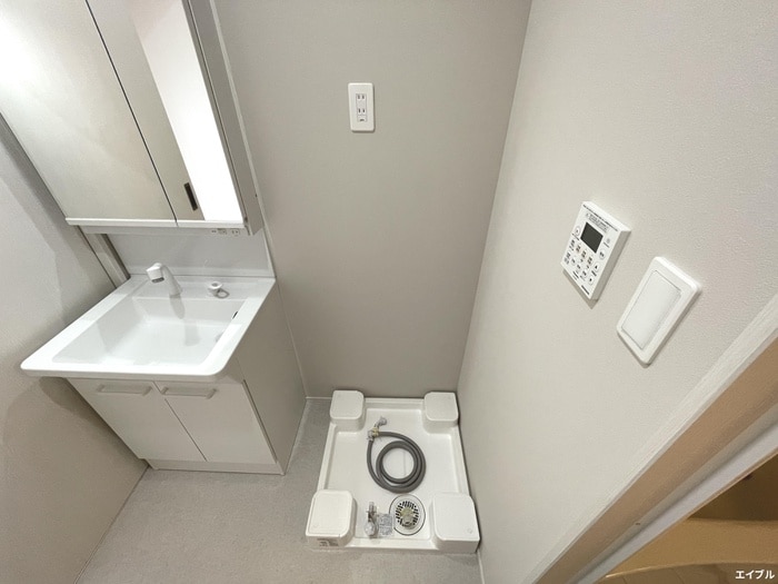 物件内観写真18　(洗濯機置場)