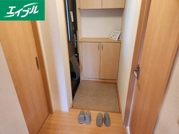 物件内観写真14　(玄関)