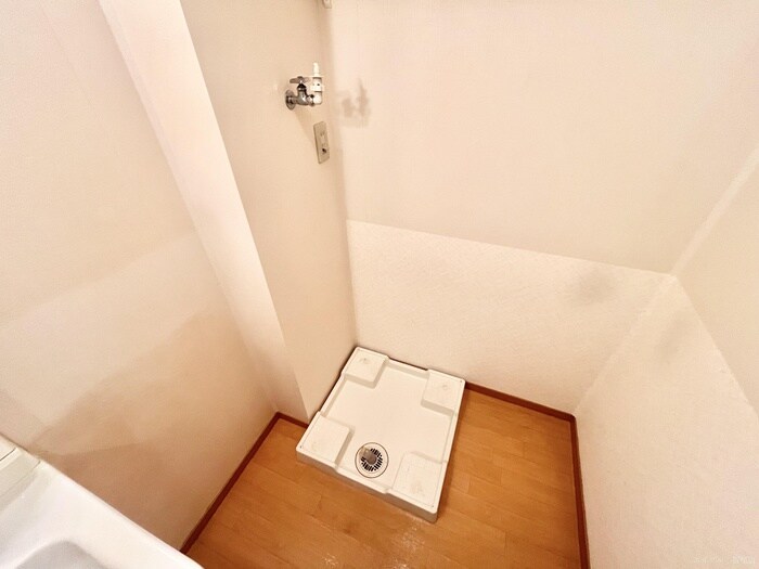 物件内観写真13　(洗濯機置場)