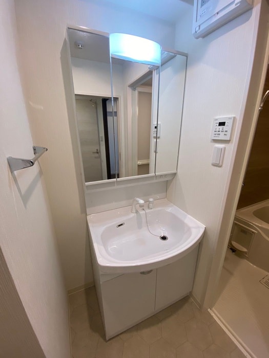 物件内観写真12　(洗面)