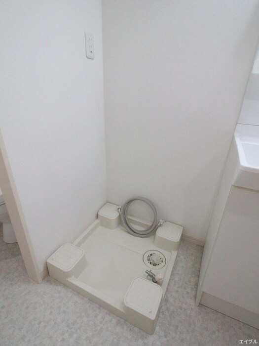 物件内観写真16　(洗濯機置場)