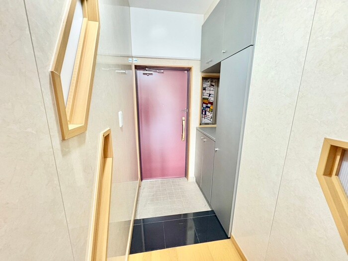 物件内観写真16　(玄関)