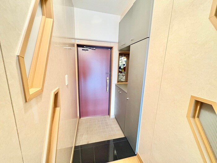 物件内観写真16　(玄関)