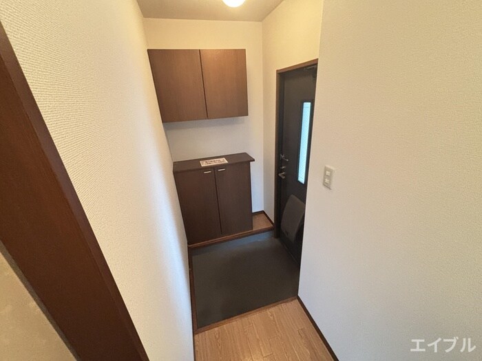 物件内観写真9　(玄関)