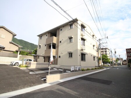 ラウンドシティ足原外観写真