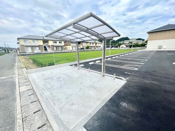 物件外観写真3　(駐輪場)