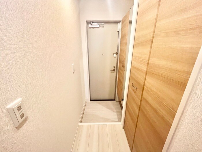 物件内観写真11　(玄関)