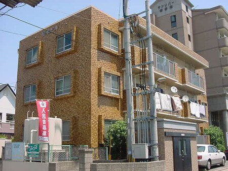 辰本ビル外観写真