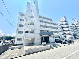 ライフ・モア本城A棟外観写真
