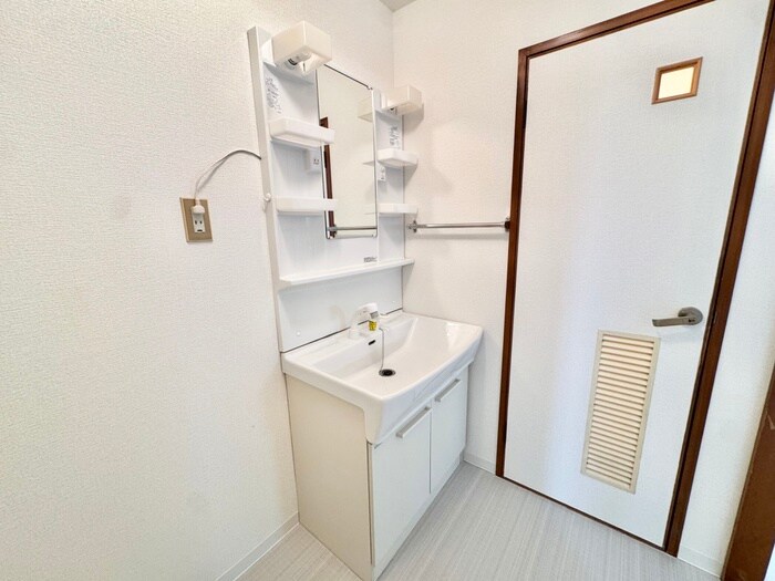 物件内観写真8　(洗面)