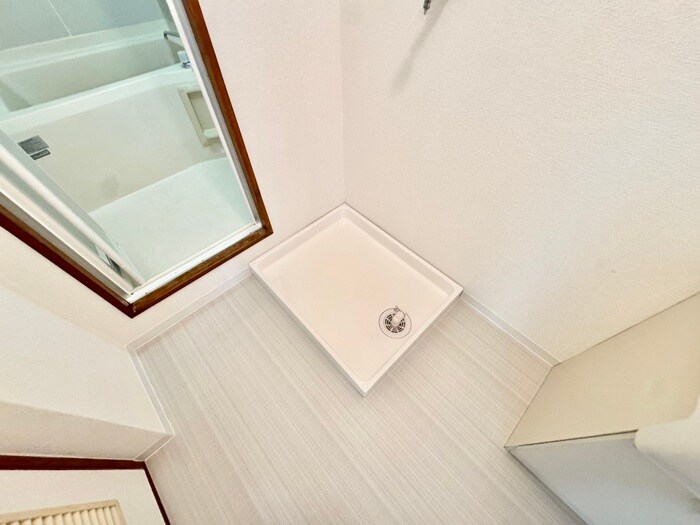 物件内観写真9　(洗濯機置場)