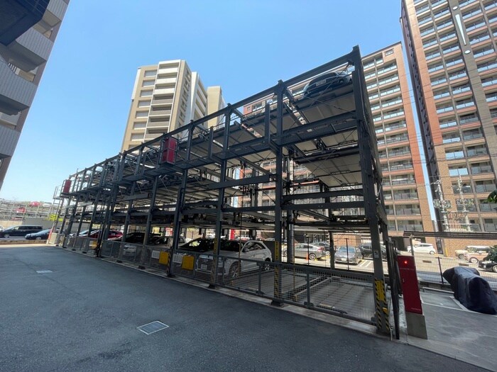 物件外観写真3　(駐車場)