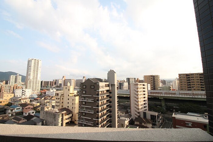 物件内観写真16　(室内からの展望)