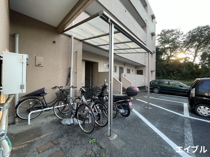 物件外観写真6　(駐輪場)