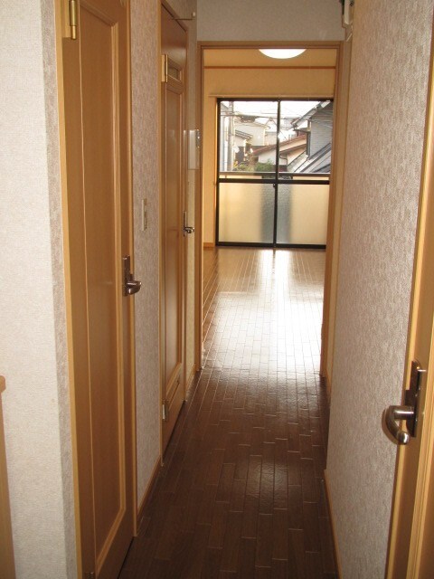 物件内観写真4　(廊下)