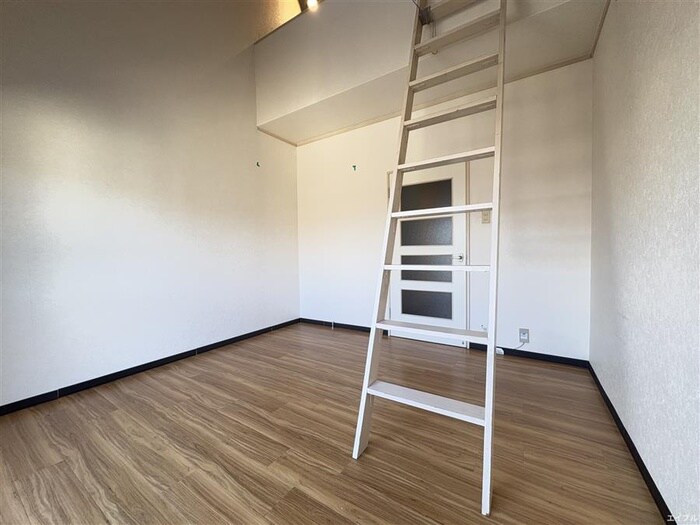 物件内観写真9　(居室)