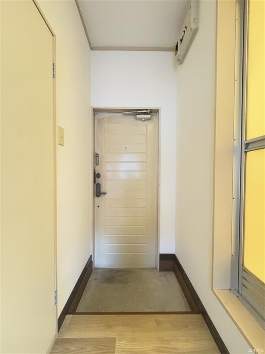 物件内観写真17　(玄関)
