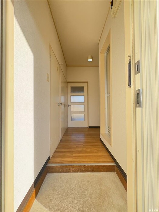 物件内観写真18　(廊下)