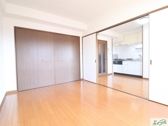 物件内観写真8　(居室)