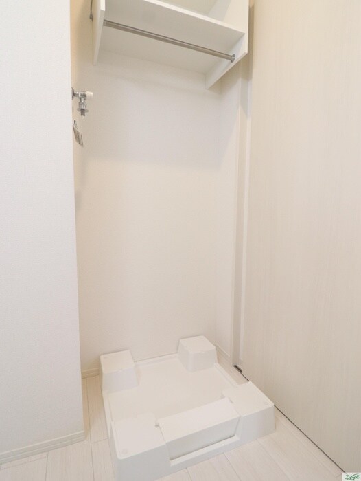 物件内観写真13　(洗濯機置場)