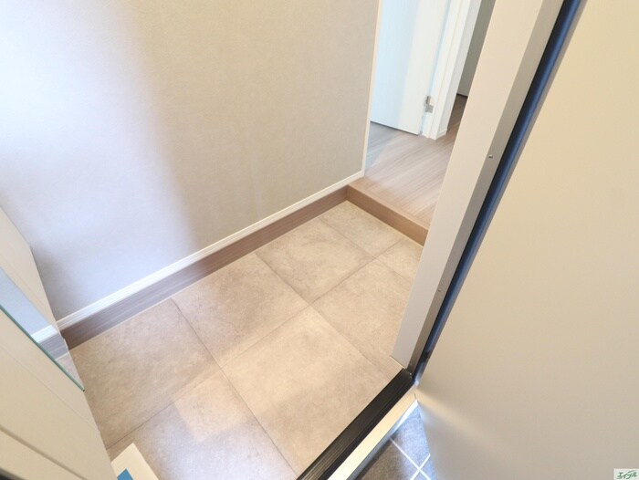 物件内観写真19　(玄関)