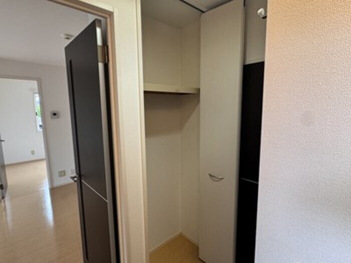 物件内観写真10　(収納)