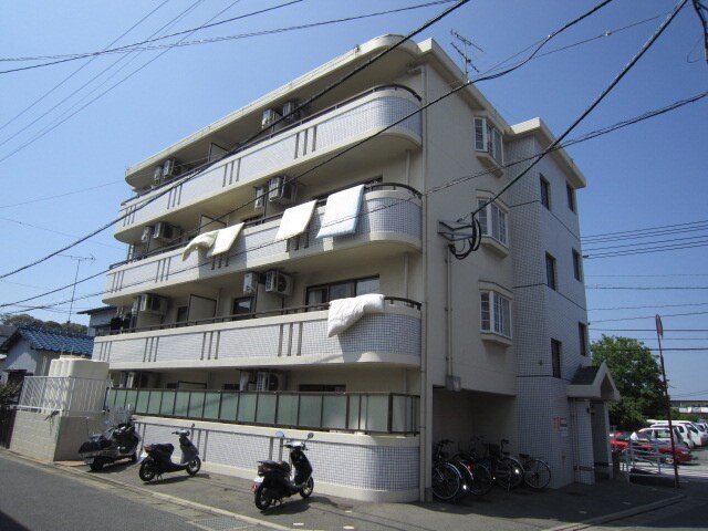 物件外観写真1　(駐車場)