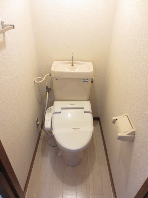 物件内観写真8　(トイレ)